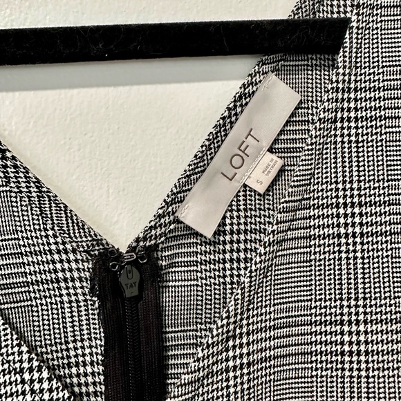 Loft Women’s Houndstooth Plaid Sleeveless Trapeze V-Neck Work Dress Size S NWOT - Picture 3 of 13